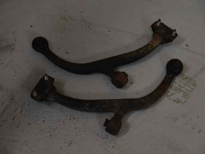 TRIANGLES BRAS DE SUSPENSION AX GTI