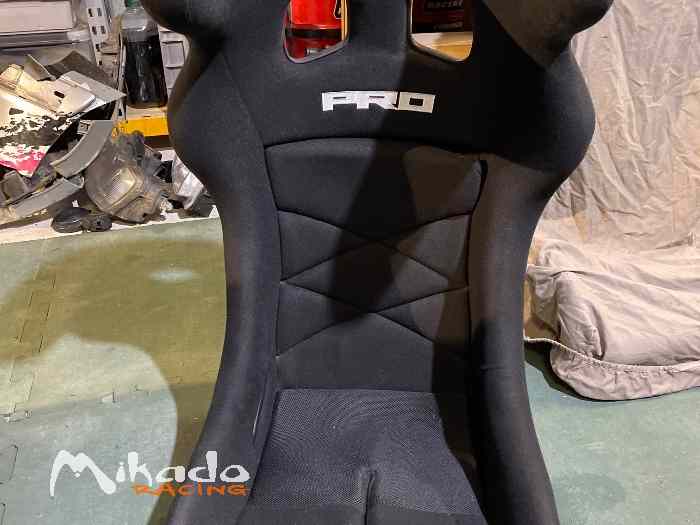 Vend 1 baquet à oreilles GT2i Pro 0