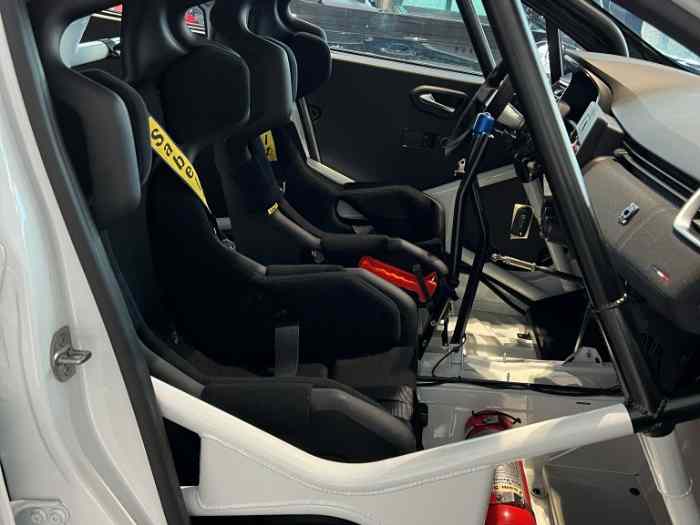 RENAULT CLIO RALLY5 2025 420 KM PAS DE CRASH 4