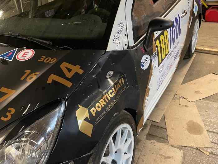 DS3 R3T Accidentée mais roulante 0