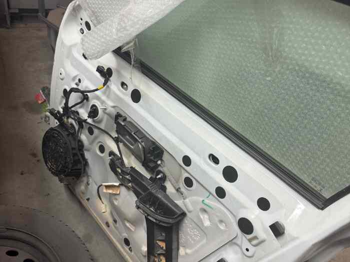 Porte avec rétro avant droite complète peugeot 208 2 phase 2 2