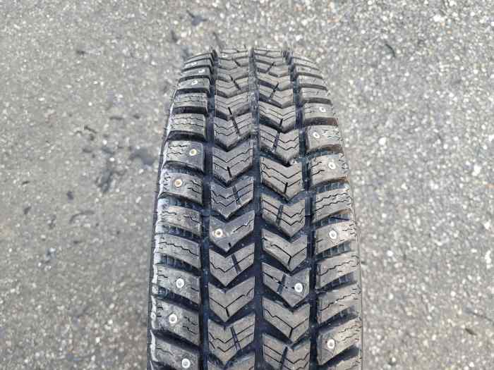 Pneus clous 13 pouces 1