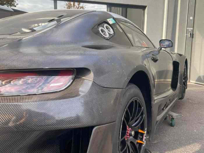 Mercedes AMG GT3 à vendre 4