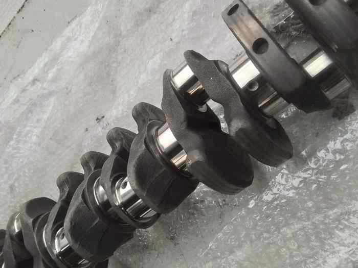 Bloc - culasse - vilebrequin moteur BMW M52B28 4