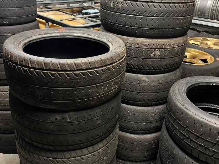 Lot de 20 pneus 215/45/17 pirelli d3/d5 vhc