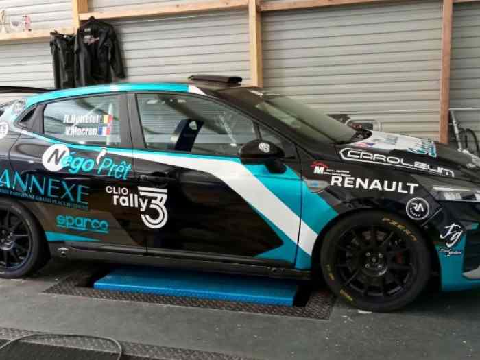 À vendre Clio Rally 3