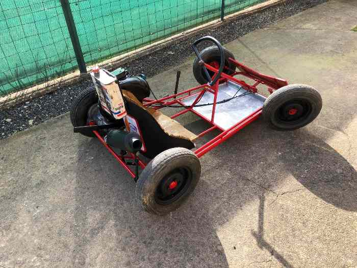 Go-kart des années 60/70 à moteur Vespa 4