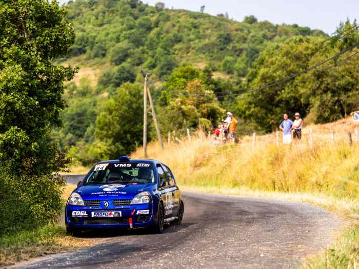 VEND/ÉCHANGE Clio 2 rs 5