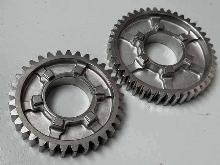 Vends pignons SADEV C2 S1600 0