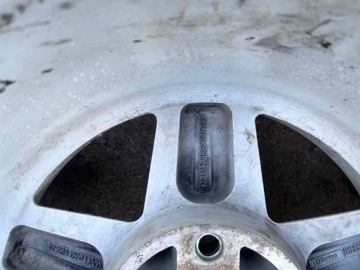 Jantes Révolution 9x15 et 8x15 4