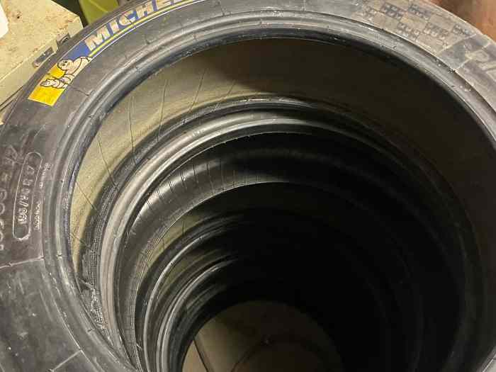 Pneu r 11 neuf - p0 en 17p 5