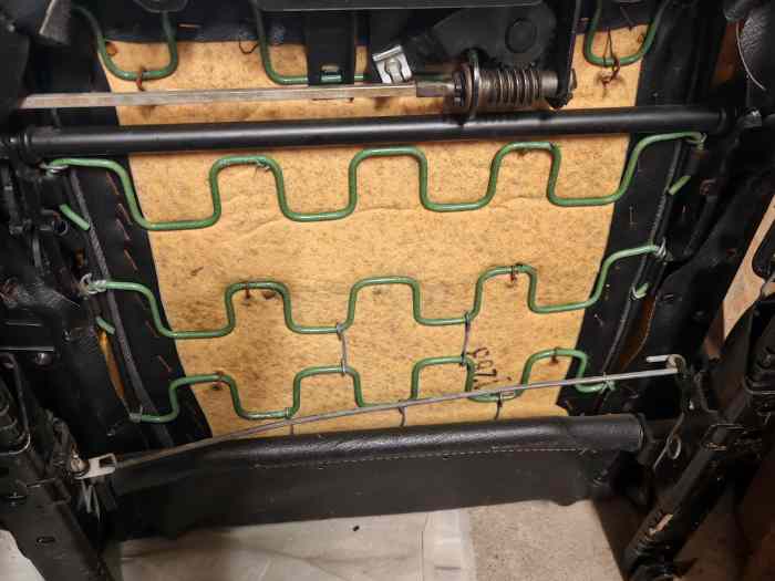 Recherche banquette arrière bmw m3 e30 3