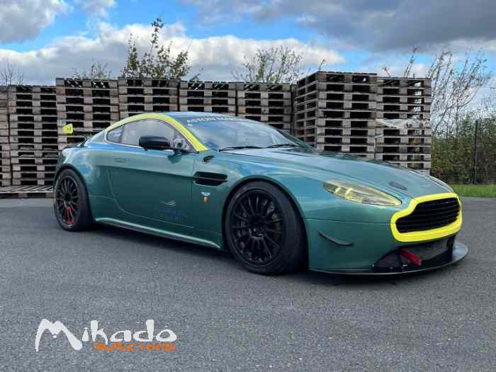Aston Martin V8 Vantage GT4 Prodrive