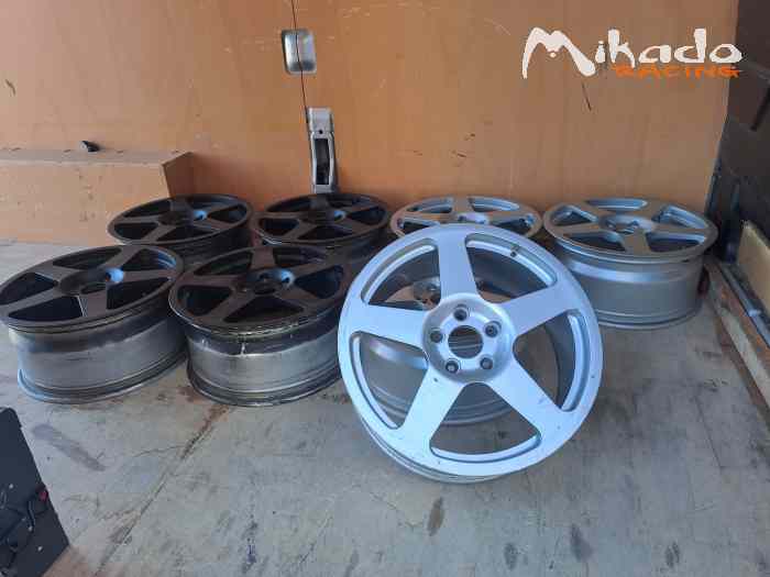 8 jantes Megane 3 RS en 9x18 pouces 0