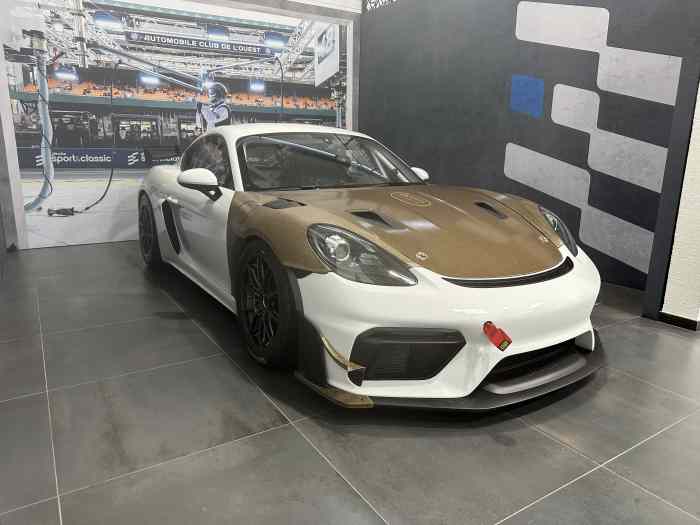 Porsche 718 Cayman GT4 RS Clubsport 2024 0