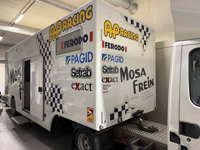 Camion remorque aménagée 1