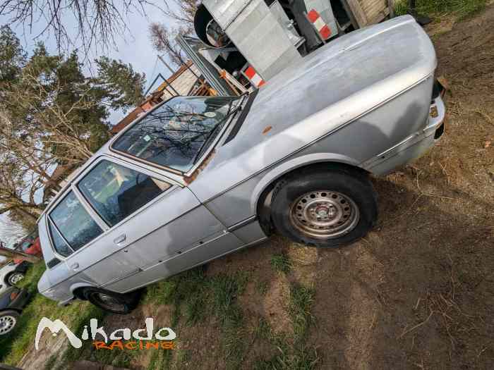 BMW e12 520 carbu 117000 km à restaure...