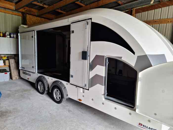 Remorque fermée 5,5m x 2,10 1