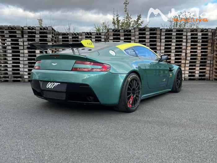 Aston Martin V8 Vantage GT4 Prodrive 1