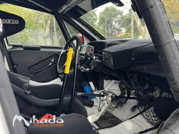 Peugeot 208 RALLY 4 3