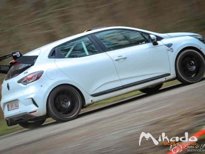 Renault Clio Rally3 avec lot de bord