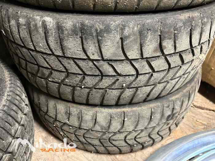 Pièces 206 et pneus 3