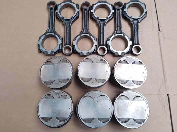 PISTONS . BIELLES V6 NISSAN ORIGINE 0