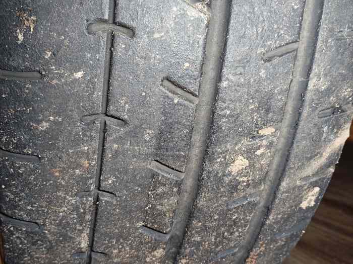 Yokohama A052 14pouces 2