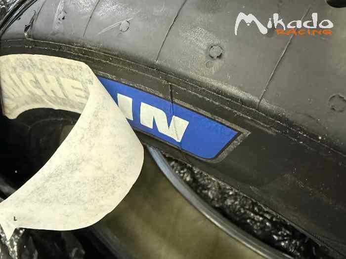Pneu neuf Michelin 17 1