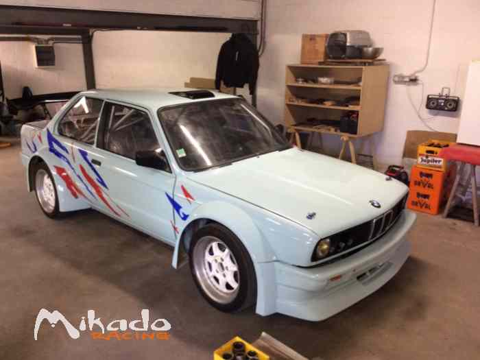 Caisse bmw e30 côté ou circuit papier ...