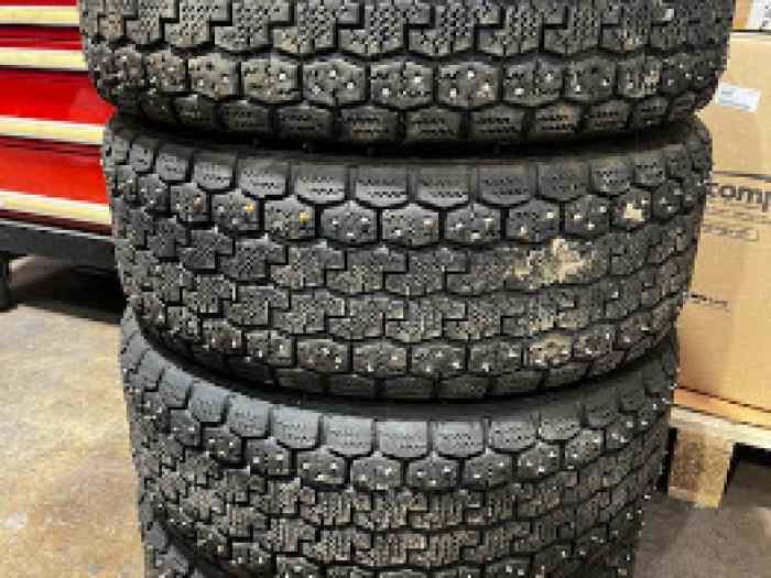 4 Pneus Michelin thermo et clous 15 pouces 2