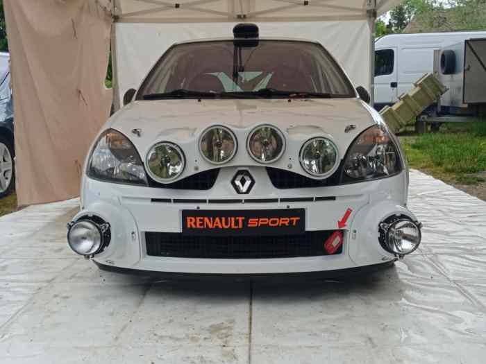 Rampe de phares clio