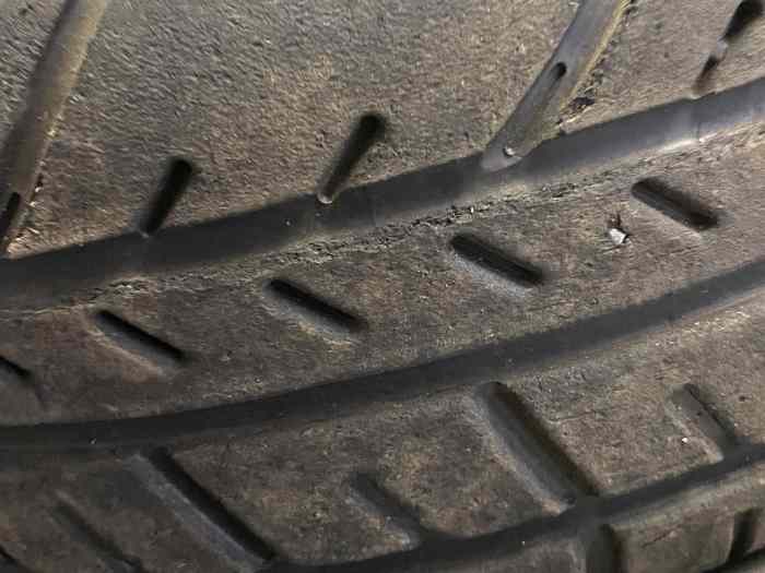 Pneu r 11 neuf - p0 en 17p 2