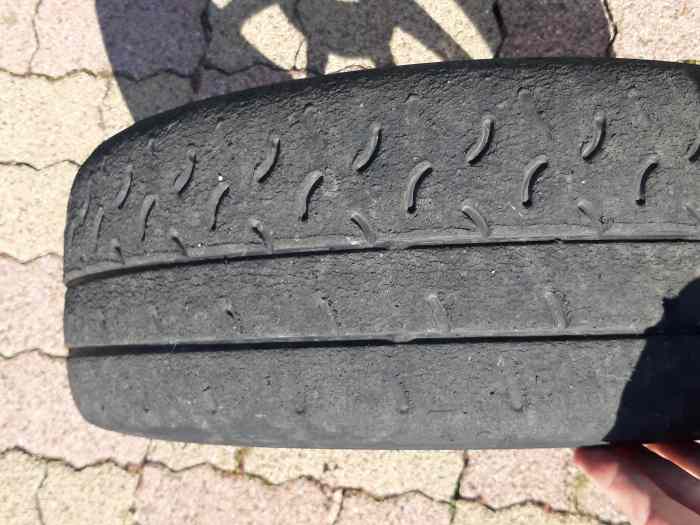 4 pneus Yokohama ADVAN 051T Medium 195/50 R16 0