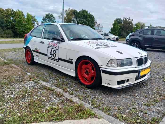 BMW E36 Compact 0
