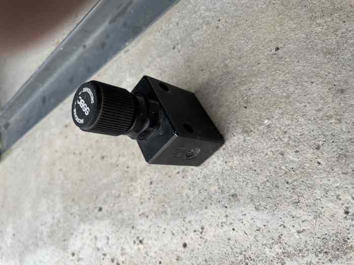 Limiteur / répartiteur de freins compé...