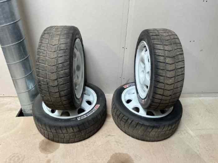 LOT PNEUS RALLYE CIRCUIT 15