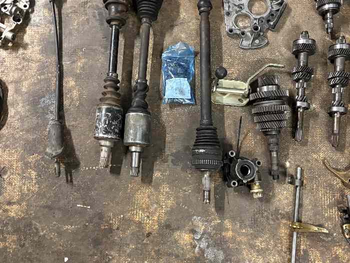 Lot pièces boîte MA / support saxo 106 2