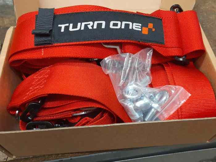 Vds baquets + harnais Homologué 2028 2