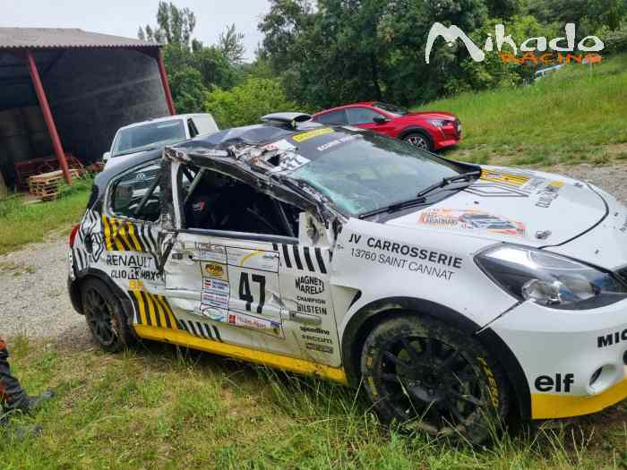 Caisse clio R3 MAX avec passeport