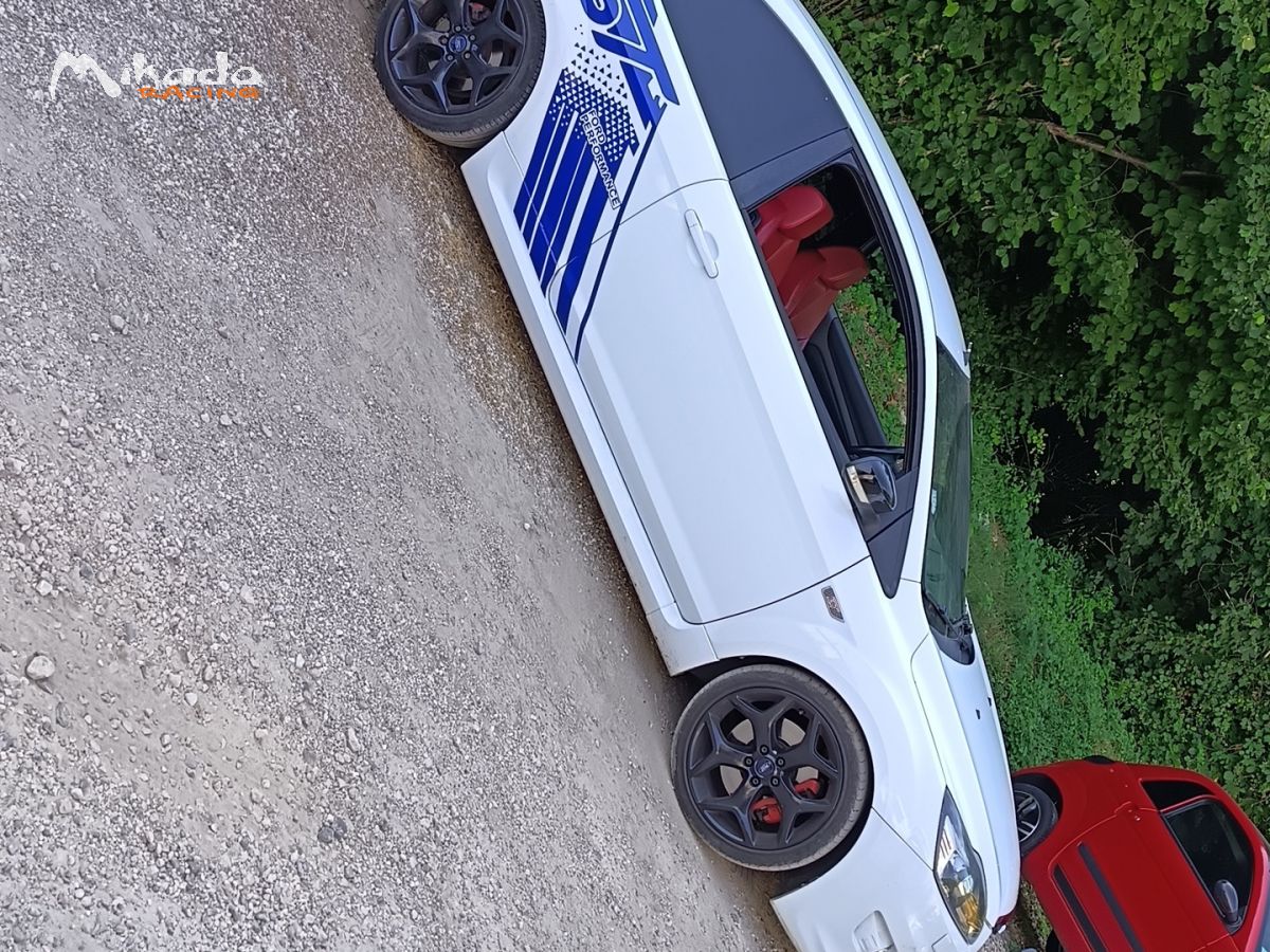 Ford focus st 225 – photo 1 sur 5