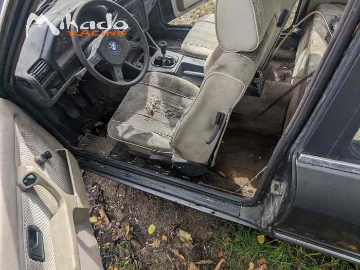 BMW E30 coupé 320i 2