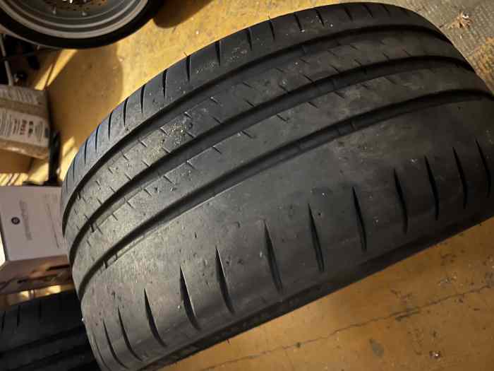 Vente de 4 pneus Michelin Pilot Sport Cup 3 1