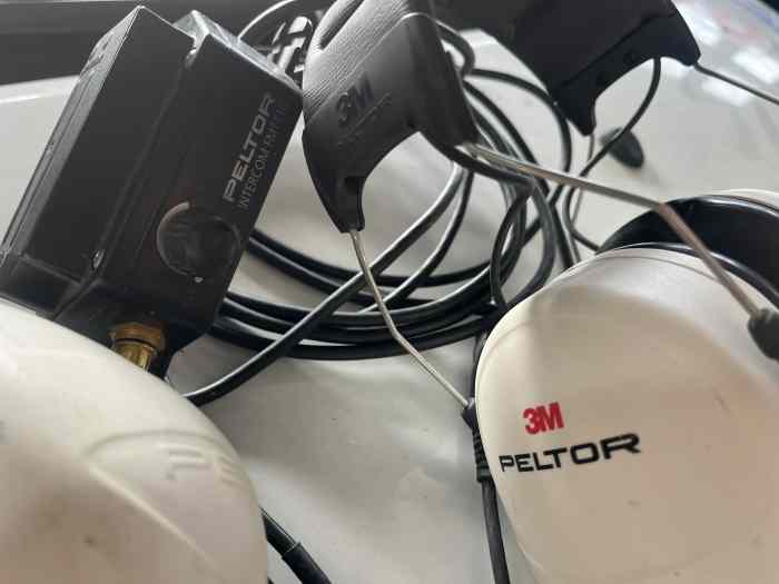 casque de liaison et radio 1