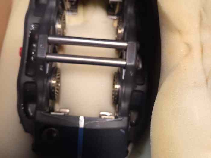 2 etriers avant DS3 R3 MAX QUASI NEUF