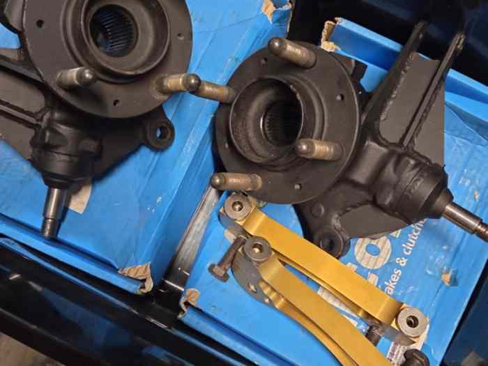 2 moyeux avant DS3 R3 MAX COMPLET