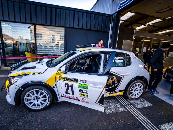 PEUGEOT 208 RALLY4 GILBERT COMPETITION 2