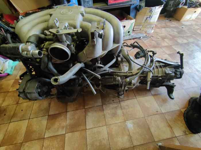 moteur complet bmw 325I M20B25 1