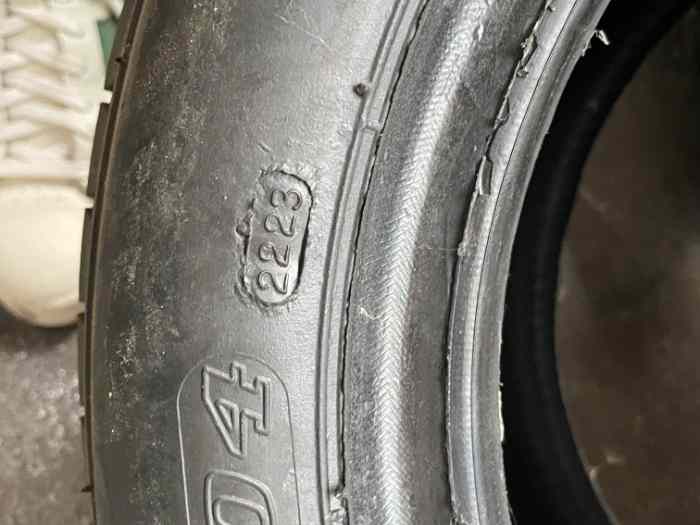 Pneus DUNLOP CR65 Neufs 2
