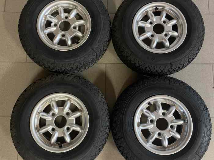 Roues Hiver Austin Mini Cooper 10 pouces avec pneus cloutés 0
